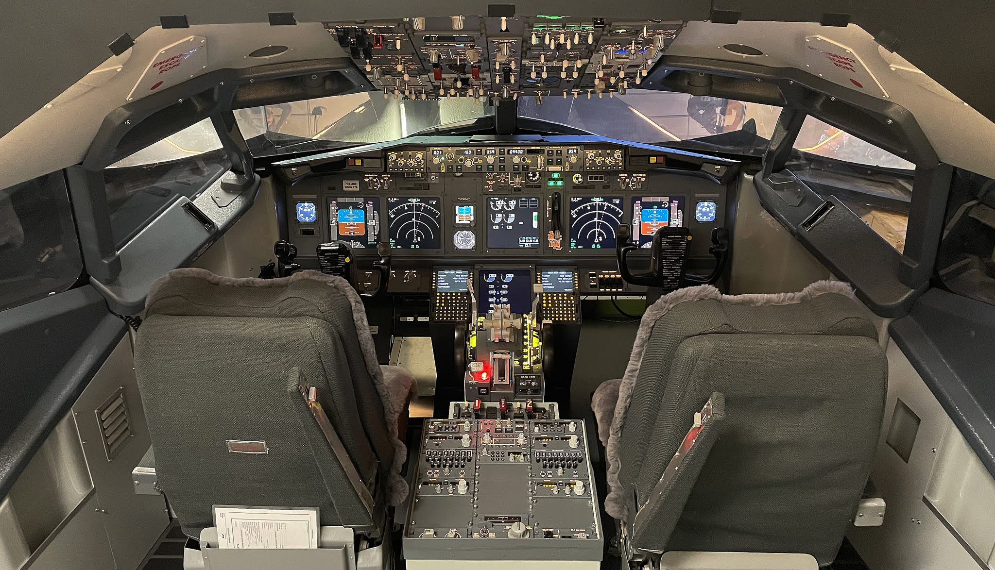 SimObsession - Home Built Boeing 737-800 Flight Simulator