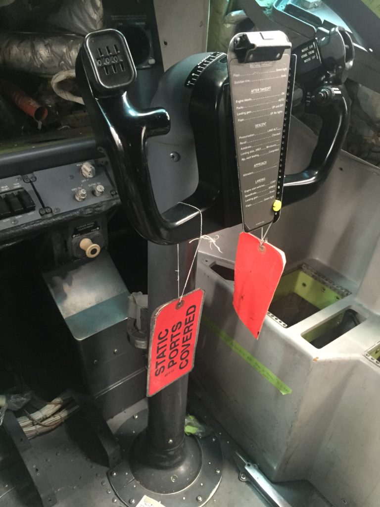 B737 PRO rudder pedals upfloor - CPT side